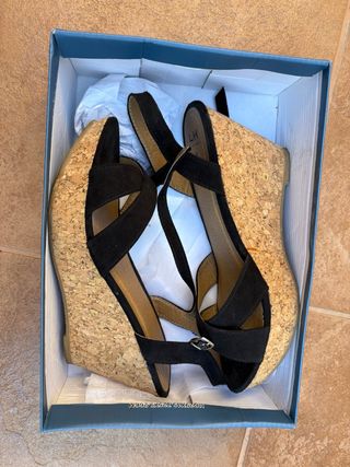 Cuñas LH by La Halle Beige y Negras