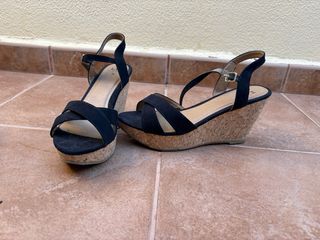 Cuñas LH by La Halle Beige y Negras