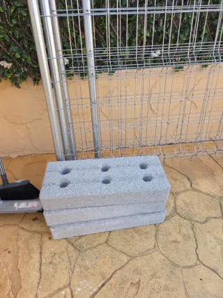 4 Vallas obra 3.50x1.75 + 6 pies hormigón