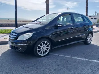 PRECIOSO MERCEDES AUTOMÁTICO