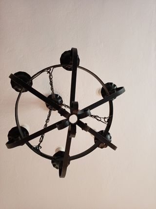 Lámparas Candelabro Negra con 6 bombillas.