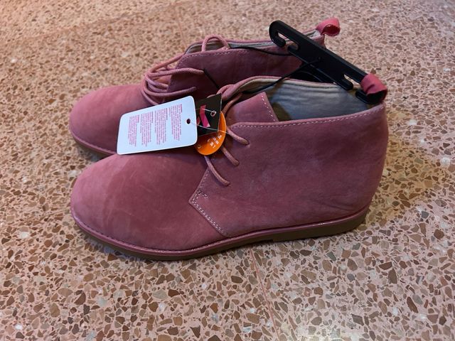 Botines rosas con cordones