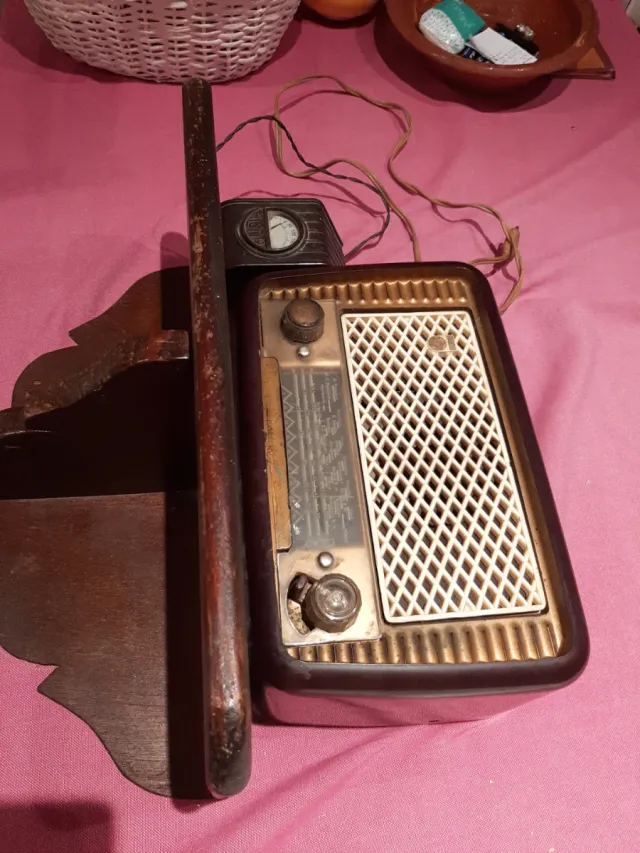 Radio Antigua Marrón y Beige