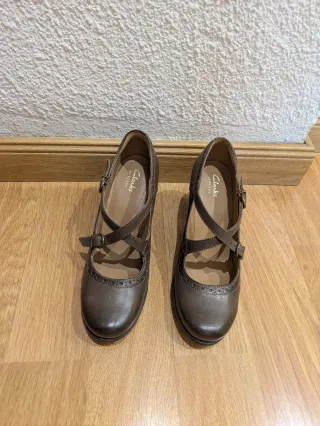 Zapatos Clarks Marrones Talla 38