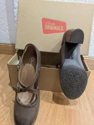 Zapatos Clarks Marrones Talla 38