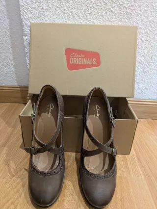 Zapatos Clarks Marrones Talla 38