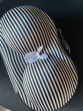 Funda porta sujetadores rayas blanco y negro