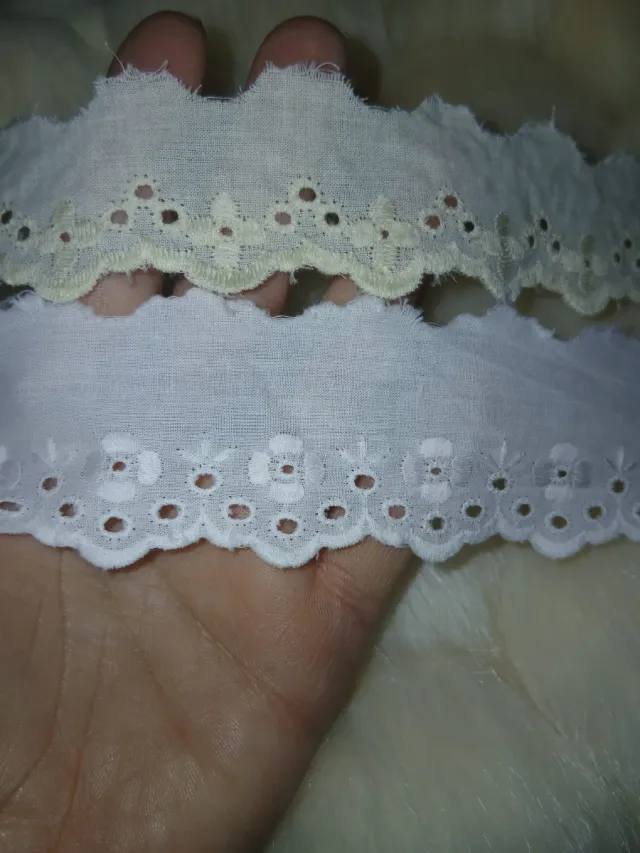 Ybi encaje beige y blanco