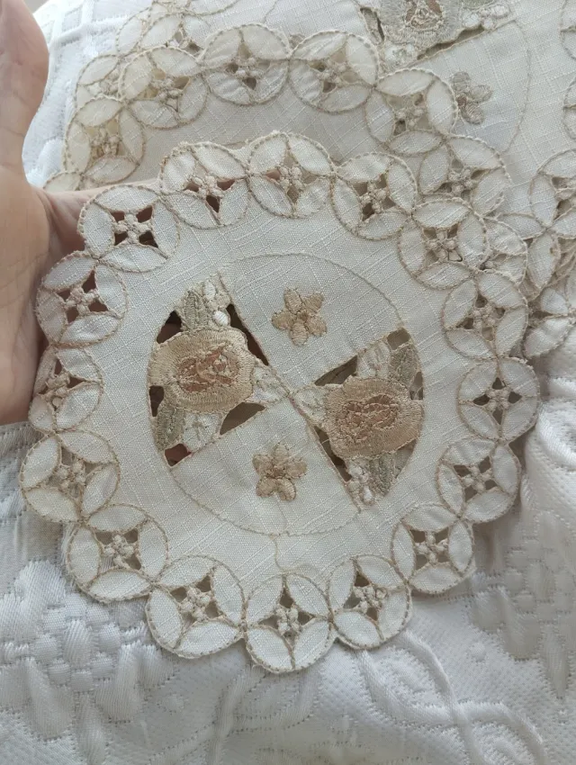 Ybi encaje beige y blanco