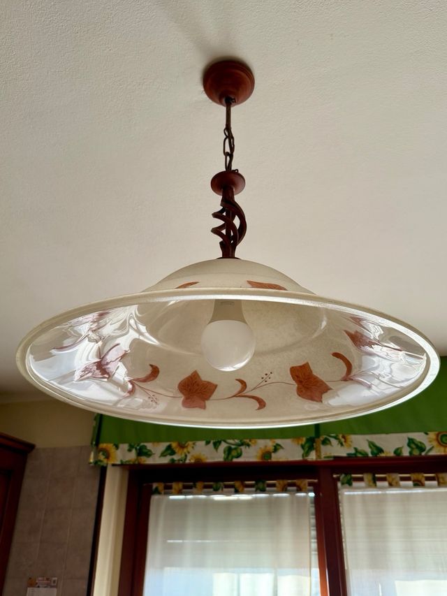 Lampadario ferro battuto dipinto a mano