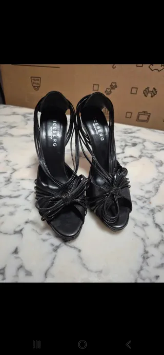 Sandali Iceberg neri con fiocco