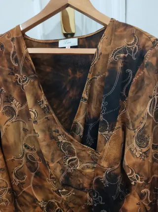 Blusa T 56 Marrón Estampada