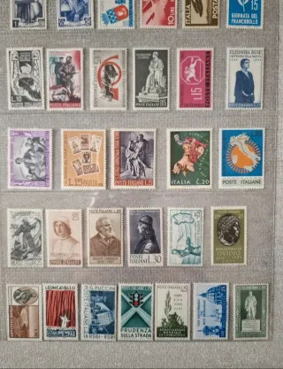 Lotto 30 Francobolli Repubblica Italiana