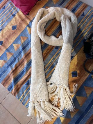 Bufanda Pimkie blanca tejida