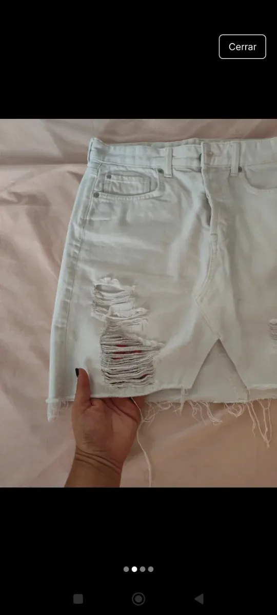 Falda vaquera blanca desgastada sin lycra