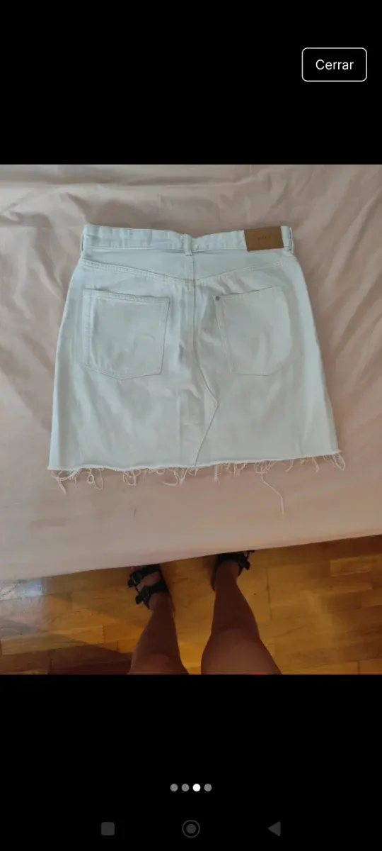 Falda vaquera blanca desgastada sin lycra