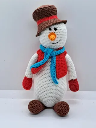 Pupazzo di neve all'uncinetto