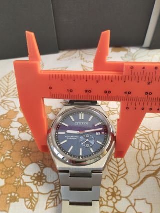 Reloj Citizen Automático Titanio Azul