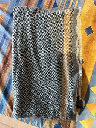 Bufanda Parfois beige y gris