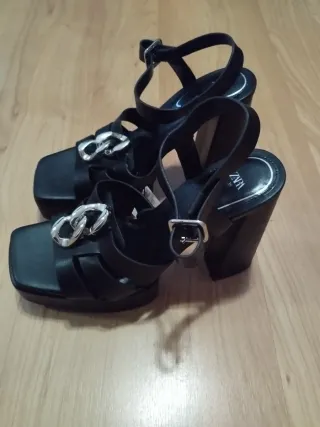 Sandalias tacón Zara Plataforma Cadena Talla 39