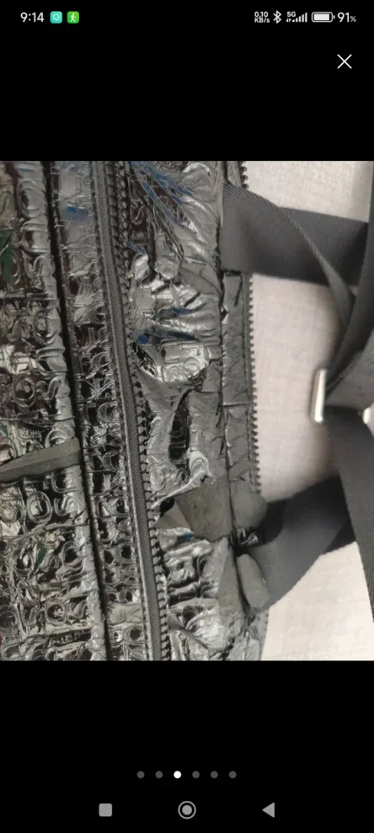 Bolso negro Tous
Blusa lunares Kiabi
Libro