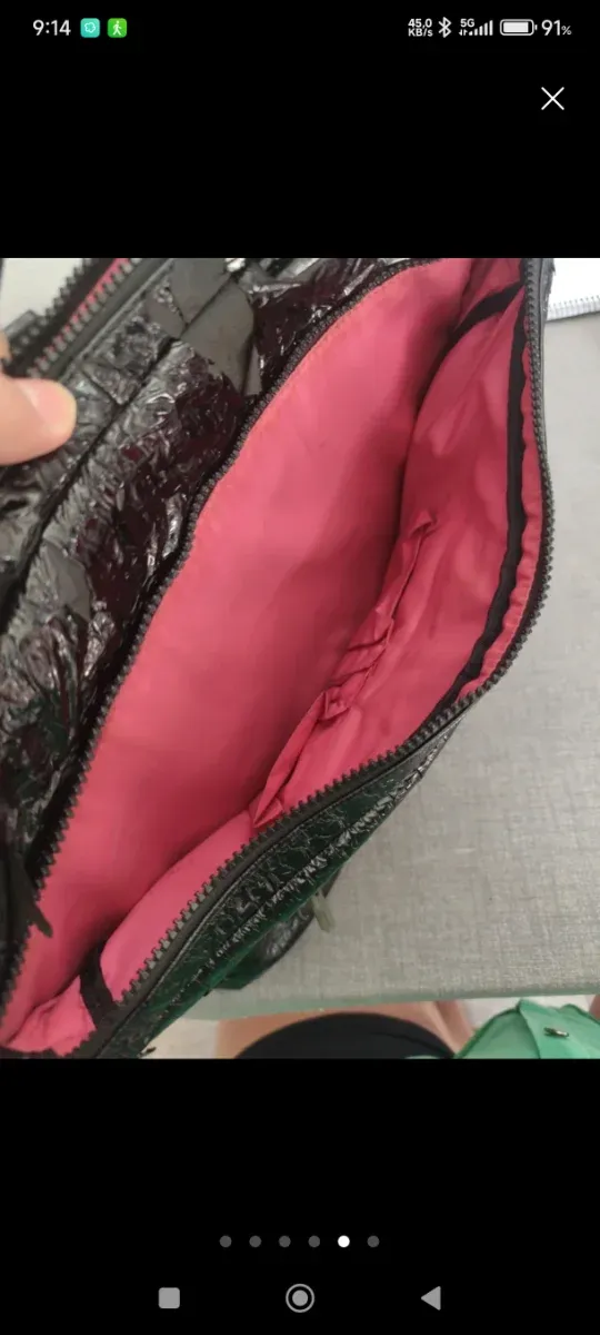 Bolso negro Tous
Blusa lunares Kiabi
Libro