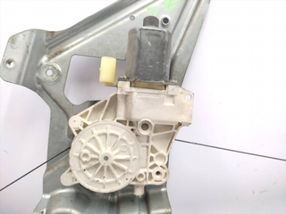 ELEVALUNAS DELANTERO IZQUIERDO A9067200046 MERCED