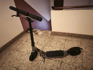 Patinete plegable gris