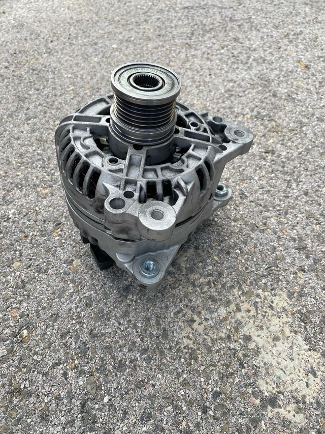Alternador Audi A4 B8 14V 140A