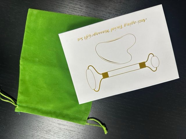 Set Masaje Facial Jade Rodillo + Gua Sha