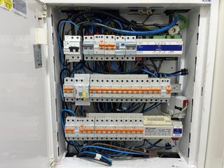 técnico electricista atención de avería 666120714