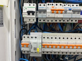 técnico electricista atención de avería 666120714