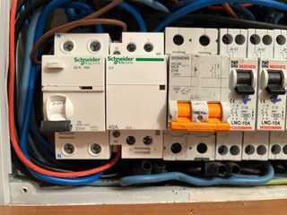 técnico electricista atención de avería 666120714