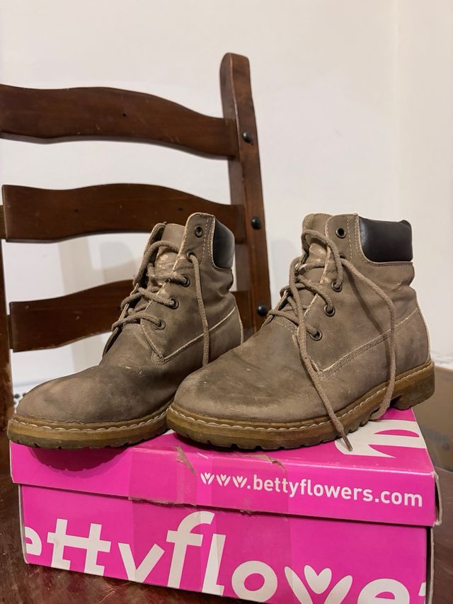 Scarponcini in pelle marrone