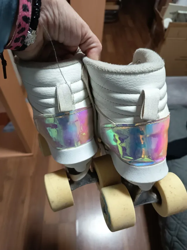 Patines de 4 ruedas blancos