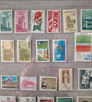 Lotto 38 francobolli Repubblica Italiana