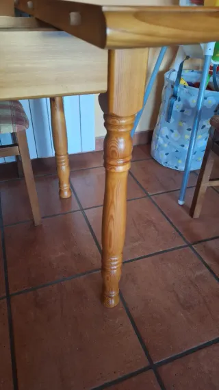 Mesa de comedor extensible de madera