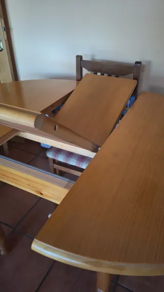 Mesa de comedor extensible de madera