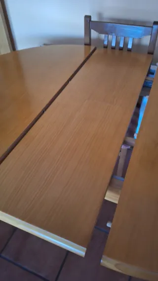Mesa de comedor extensible de madera