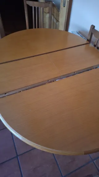 Mesa de comedor extensible de madera