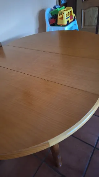Mesa de comedor extensible de madera