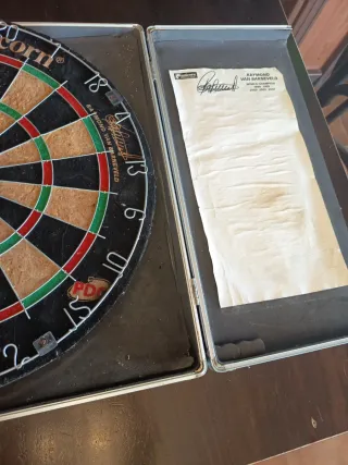 Diana de dardos Unicorn Raymond van Barneveld