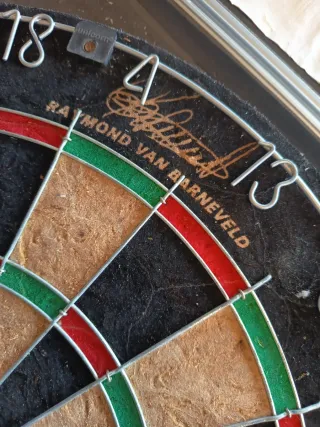 Diana de dardos Unicorn Raymond van Barneveld