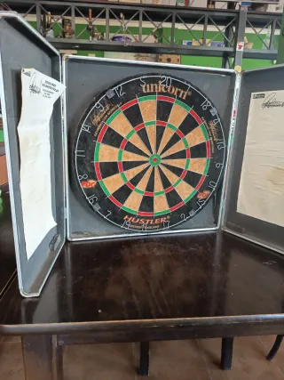 Diana de dardos Unicorn Raymond van Barneveld