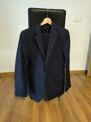 Traje hombre azul, talla 50 chaqueta y 44 pantalón