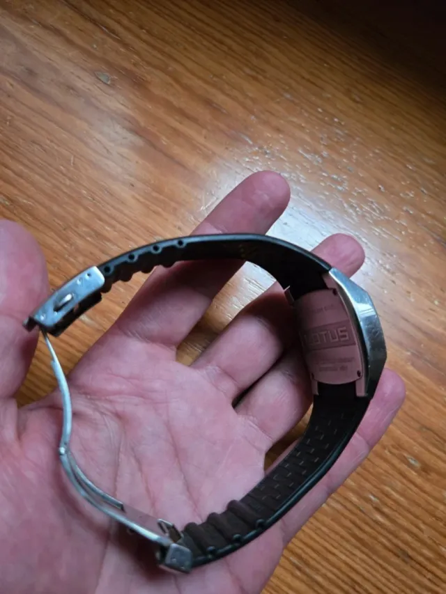 Orologio Lotus Nero e Argento