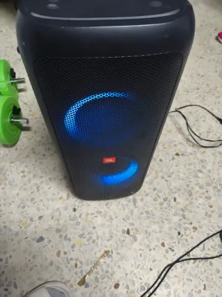 Altavoz JBL 300