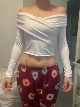 Crop top blanco escote barco efecto licra