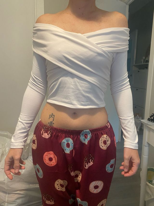 Crop top blanco escote barco efecto licra