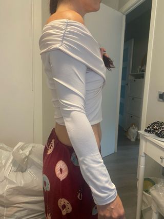 Crop top blanco escote barco efecto licra